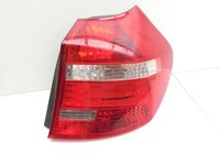 BMW E81 1er 120d 07-11 3T Rückleuchte Rücklicht Heckleuchte Rechts orig BMW E81 1er 120d 07-11 16.10.2007... Vorschau 2