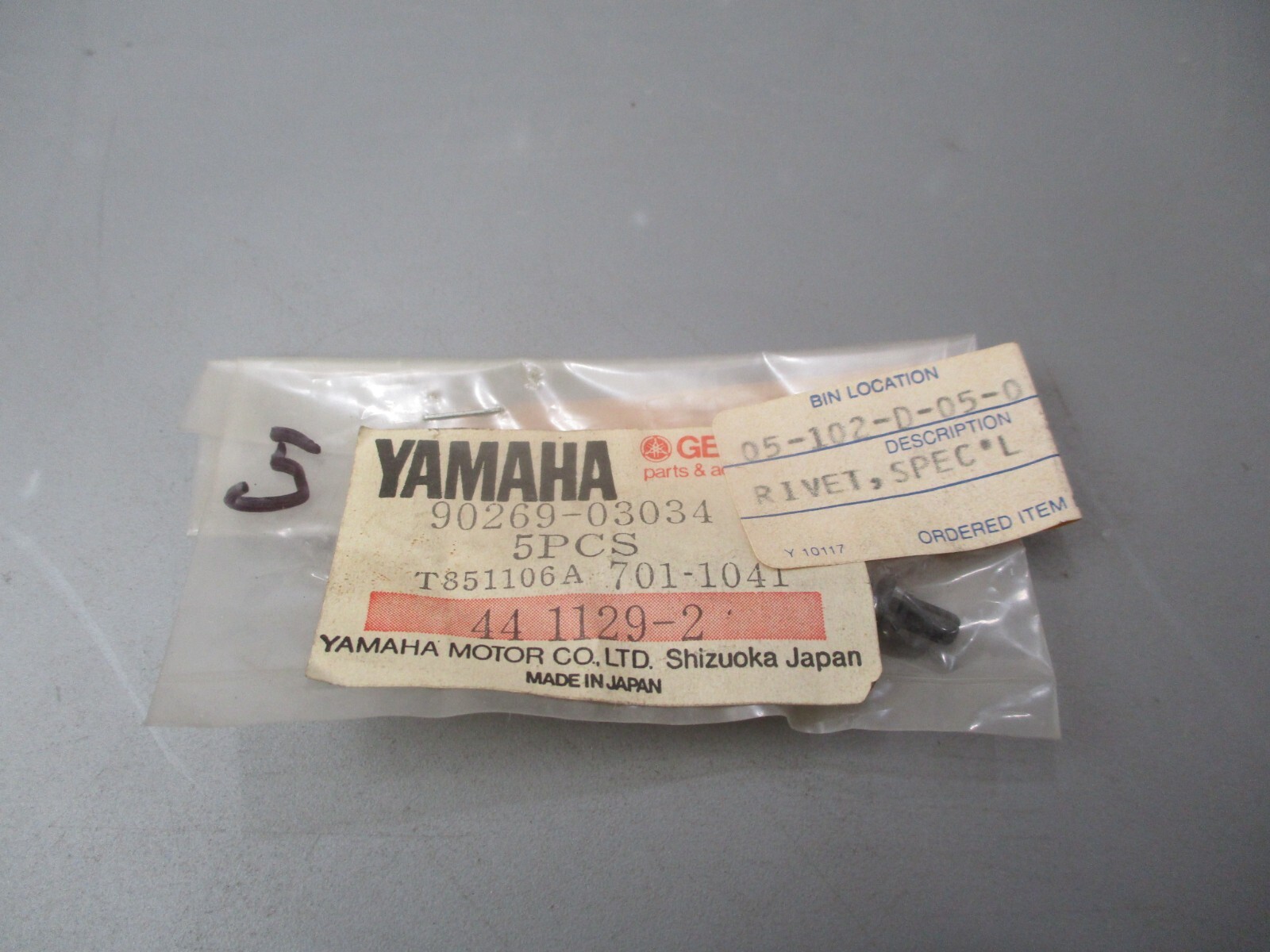 【トリニダード】
ヒューゴ ヒューゴ・リョンモデル 2BA NOS Yamaha OEM Spec'l Shape Rivets 5pcs XC180 XC200 Riva