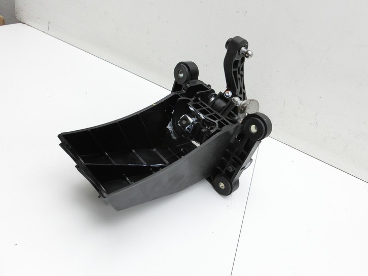 Opel Zafira C 11-16 CDTi 2,0 121KW Schaltkulisse Schalthebel Opel Zafira C 11-16 16.10.2014 55596713 7385680 gebraucht Vorschau 3