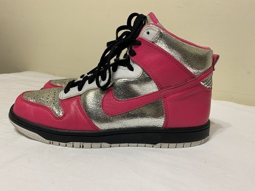 NIKE ギミックベルト ピンク Y2K ナイキ（NIKE）（キッズ）ジュニア スポーツシューズ ベルクロ