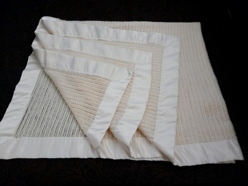 Vintage Baby Morgan? Carters? Peach Thermal Waffle Weave Satin Trim Baby Blanket