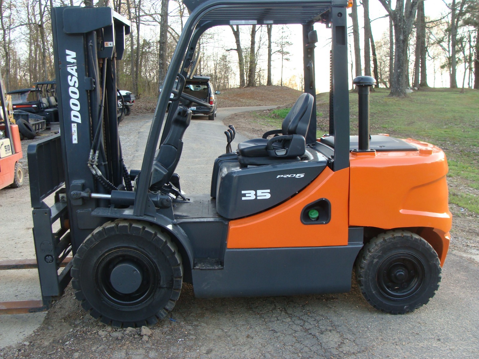 2011 Doosan D35 S5 Pneumatic Tire forklift Diesel 8,000 lb