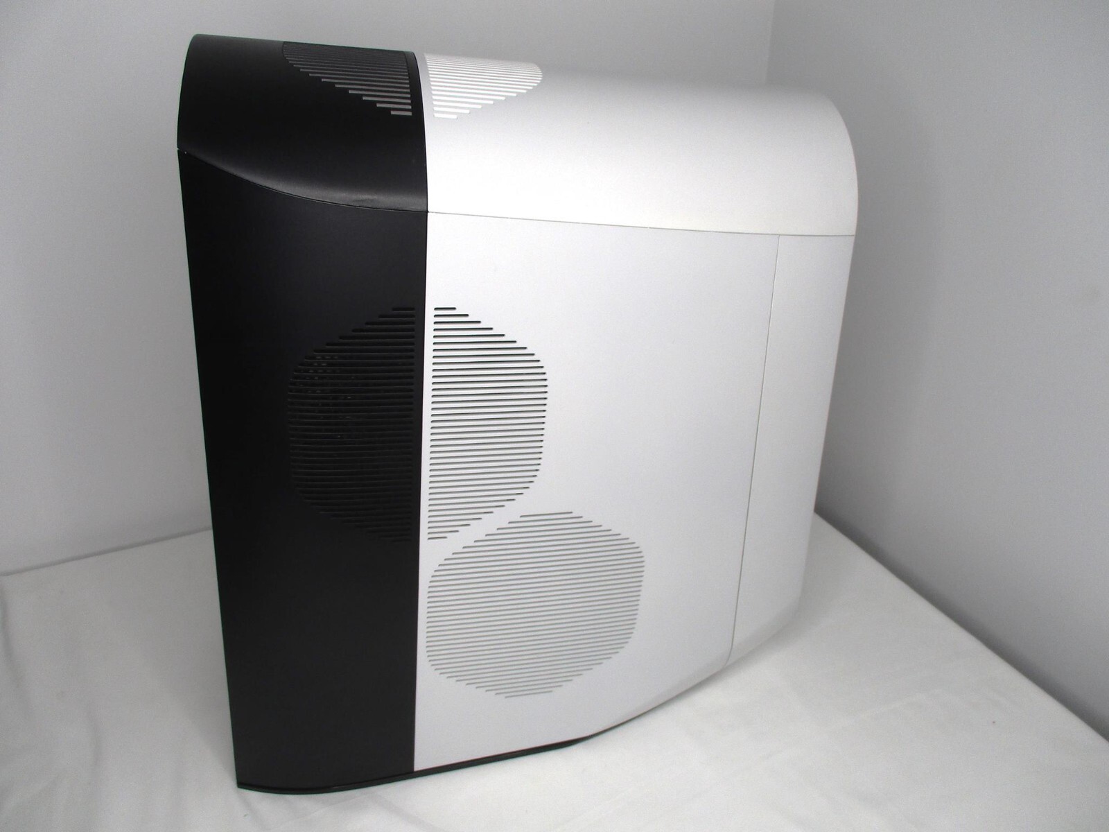 Alienware Aurora R12 i7-11700F Liquid Cool 32GB 1TB NVMe Wi-Fi 1000W PSU -NO GPU