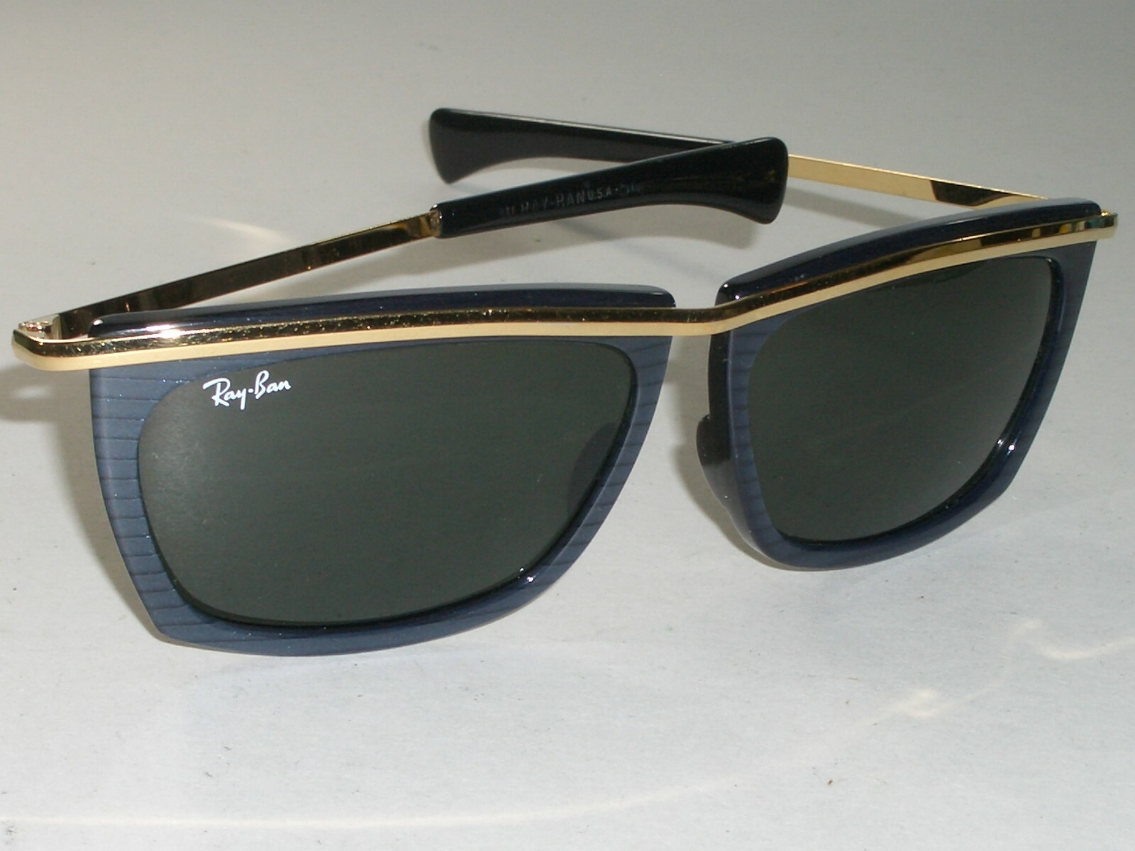VINTAGE B&L RAY BAN BLUE STRIPE PEARLIZED G15 RECTANGULAR
