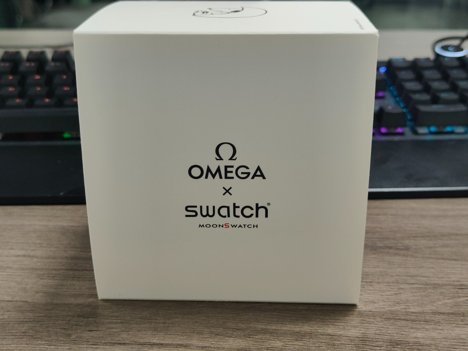 Pre-owned Swatch Omega X  White Snoopy Moon Mission To The Moonphase Moon Waterproof