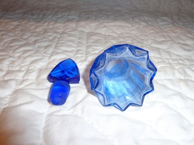 Vintage Blue Pressed Glass Vanity Perfume Bottle w Stopper