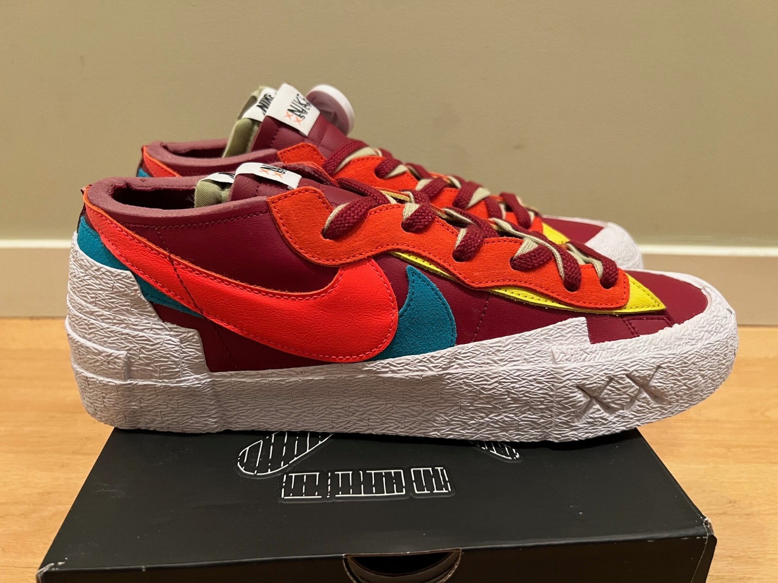 Kaws × Sacai × Nike Blazer Low $_12.JPG?set_id=880000500F