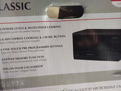 F.A.R.B.E.R.W.A.R.E - Classic 700-Watt Microwave Oven. Fmko7blk 0.7 cu