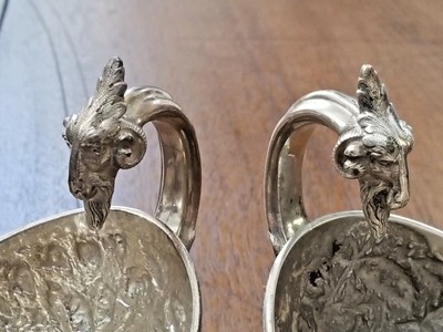 Tiffany Sterling Silver Pair Large GRAVY SAUCE BOAT Floral Repousse RAMS HEADS