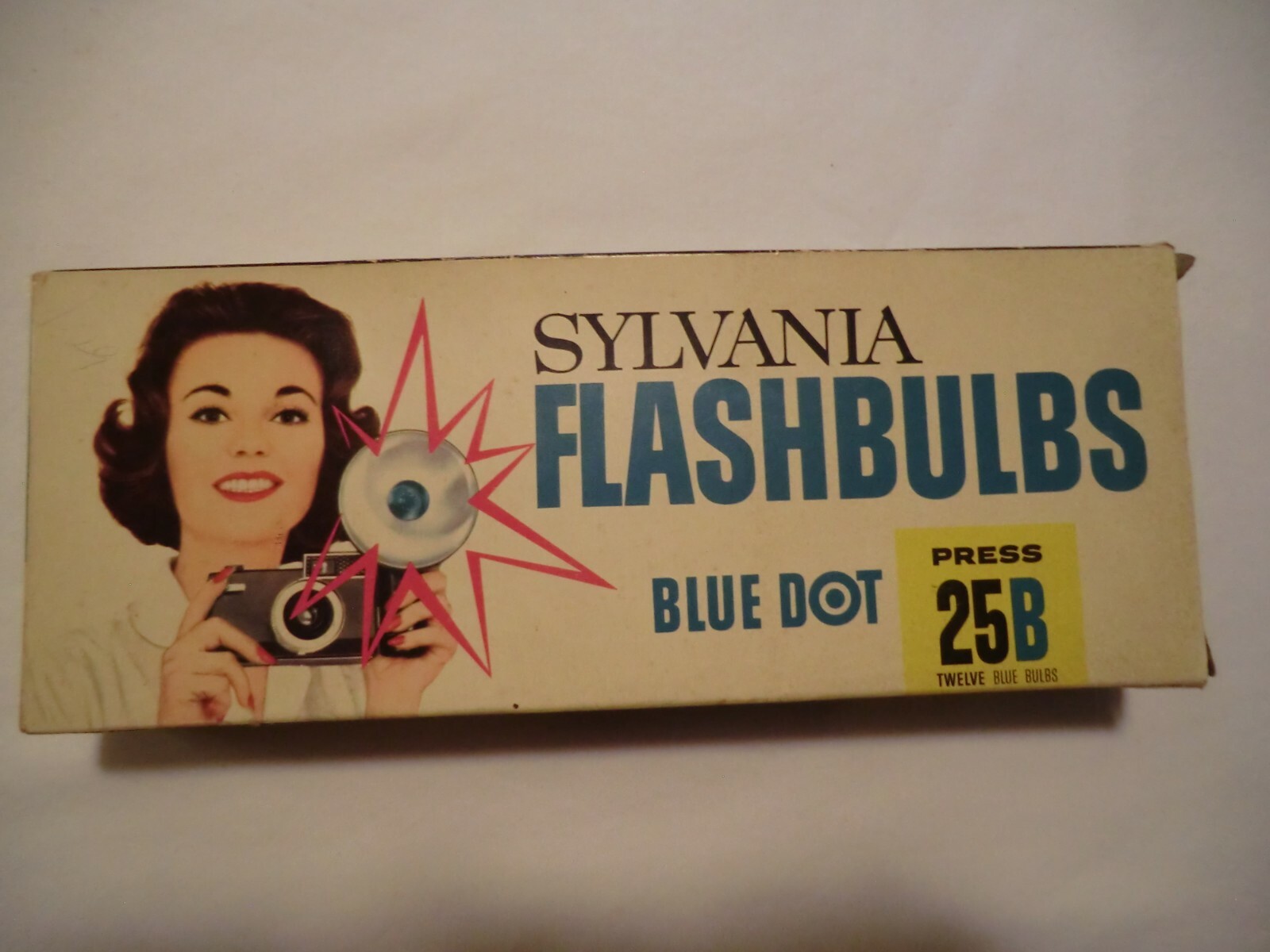 Vintage Sylvania Blue Dot Flashbulbs , 25B,  Full Original Box of 12 !!