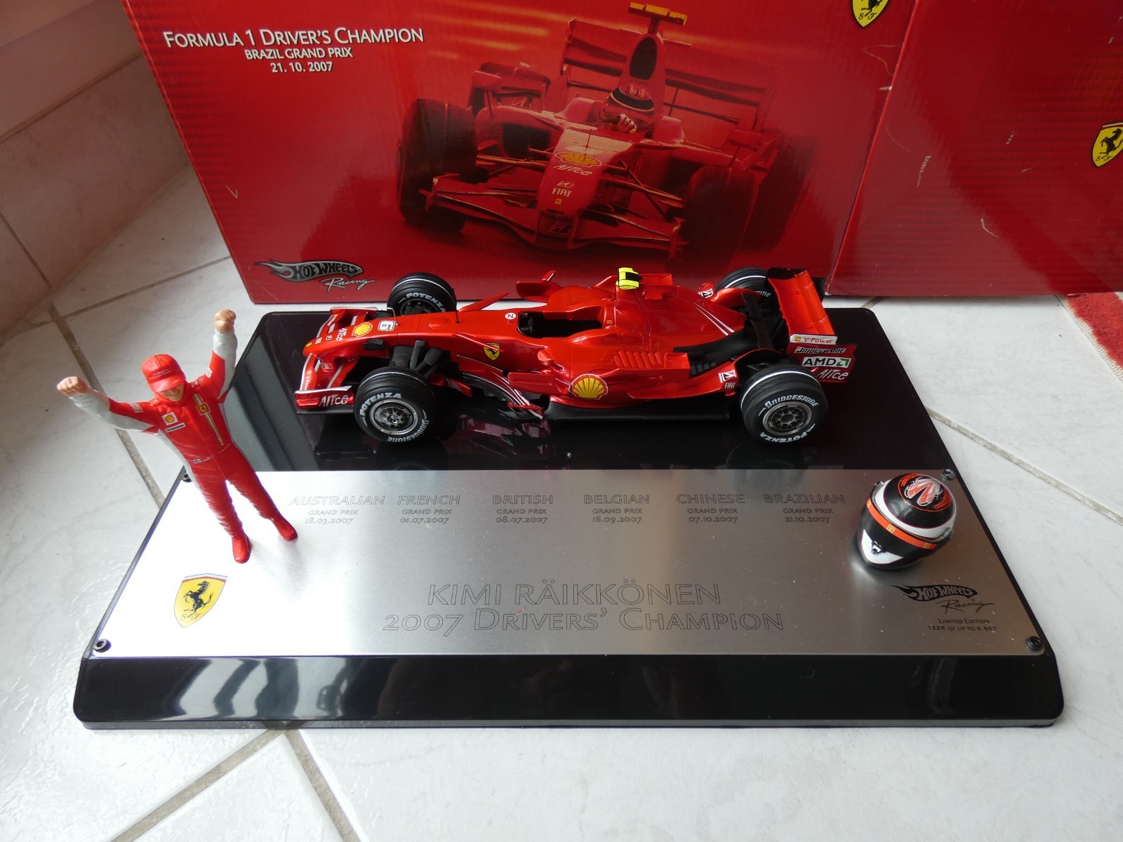Ferrari F60 Kimi Raikkonen #4 2009 1/18 Hotwheels Mattel F1