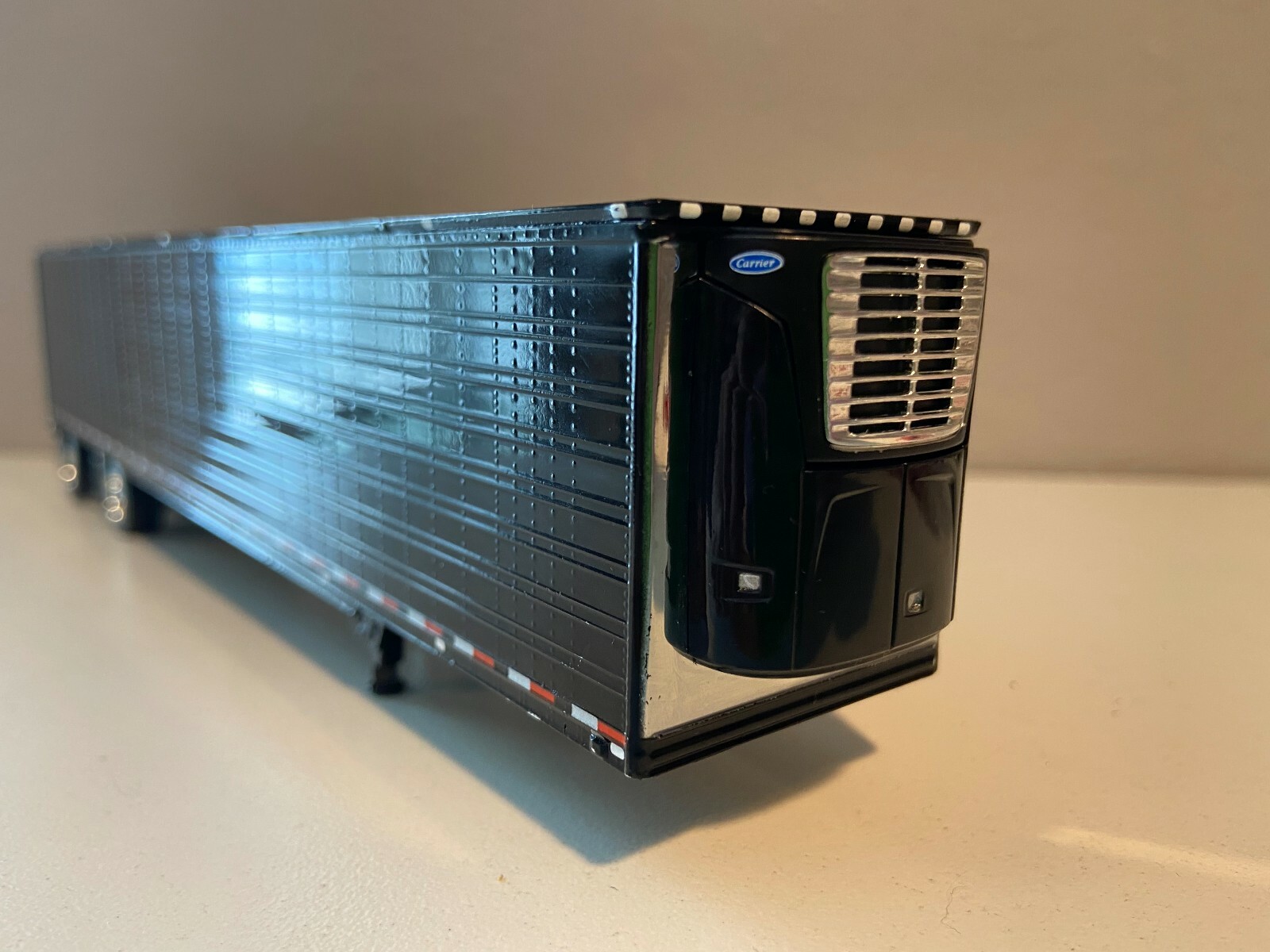 BLACK & CHROME SPREAD AXLE DCP 1/64 53' UTILITY TRAILER W/ NEW THERMOKING REEFER Diecast & Toy