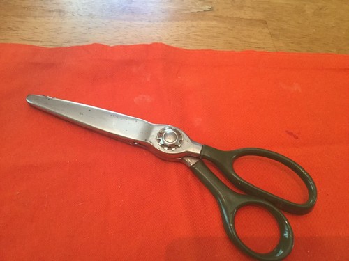 Vintage Pinking Shears Scissors, White Co, USA