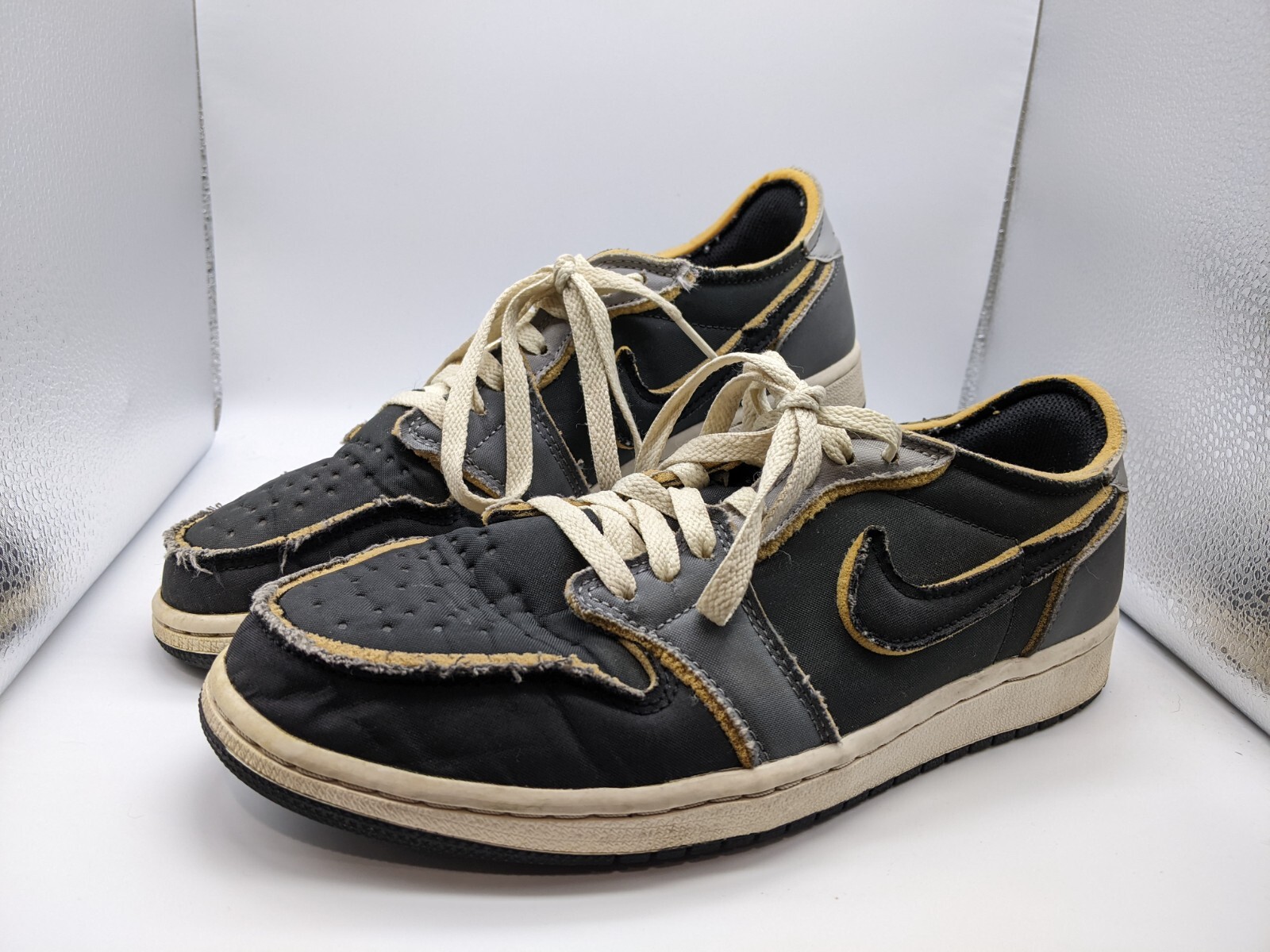 Size 9.5 - Jordan 1 Retro Low OG EX Dark Smoke Gray 2022 Size 9.5 - Jordan 1 Retro Low OG EX Dark Smoke Gray 2022