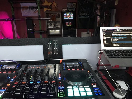 Denon MCX8000 DJ Controller