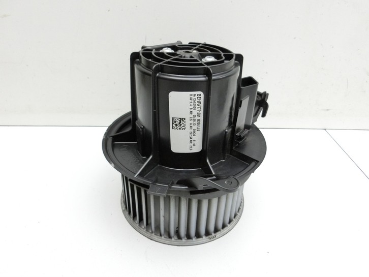 Mercedes W204 S204 C250 07-14 Gebläsemotor Lüftermotor Heizungsgebläse Mercedes W204 S204 C250 07-14 29.08.2013... Vorschau 3