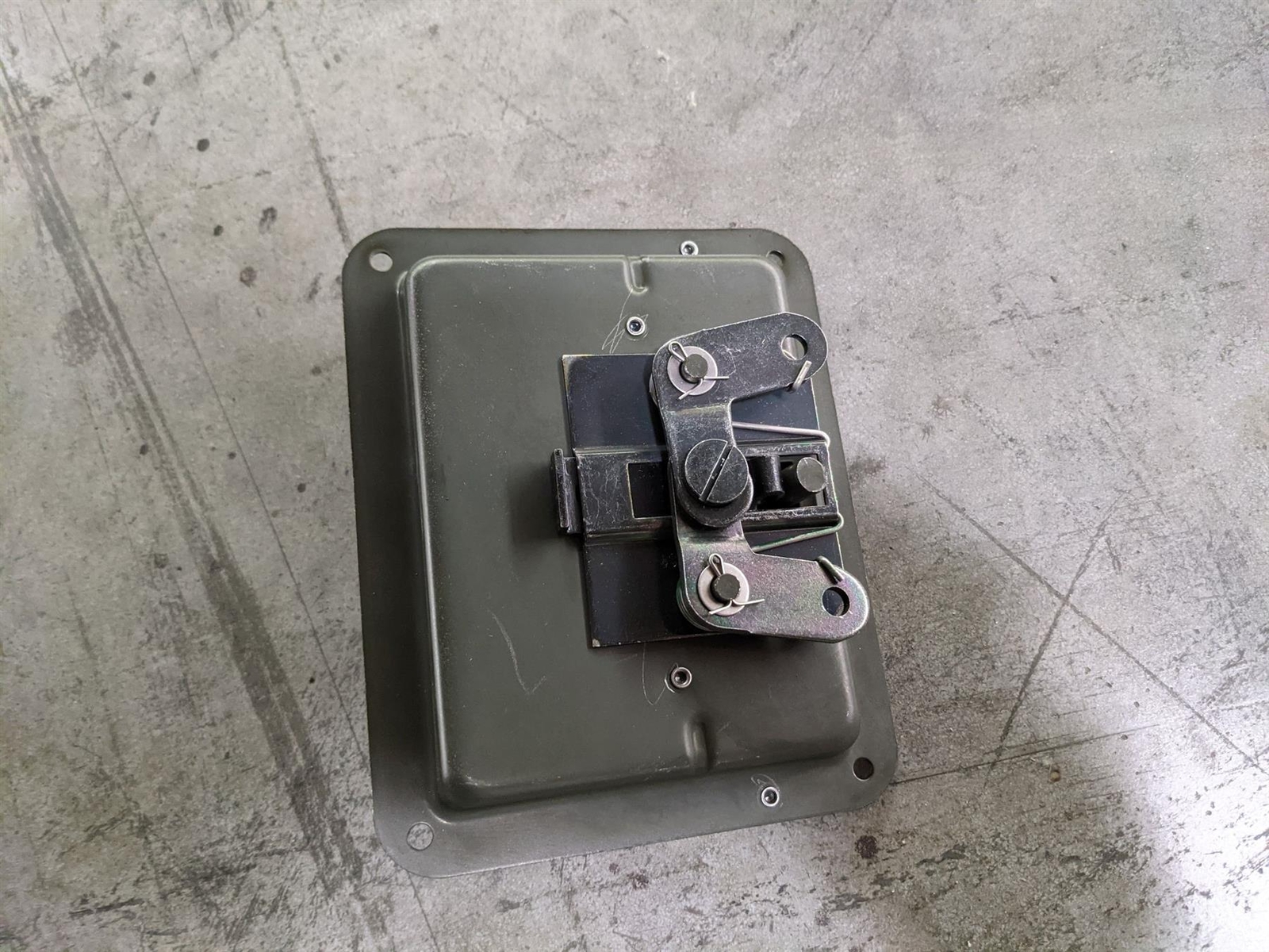 Bottom Cargo Door Latch Handle Flush Catch Humvee 12339881 5340011971238 5073 - Picture 2 of 4