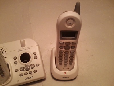 Uniden DXAI4588-2 2.4GHz Cordless Telephone