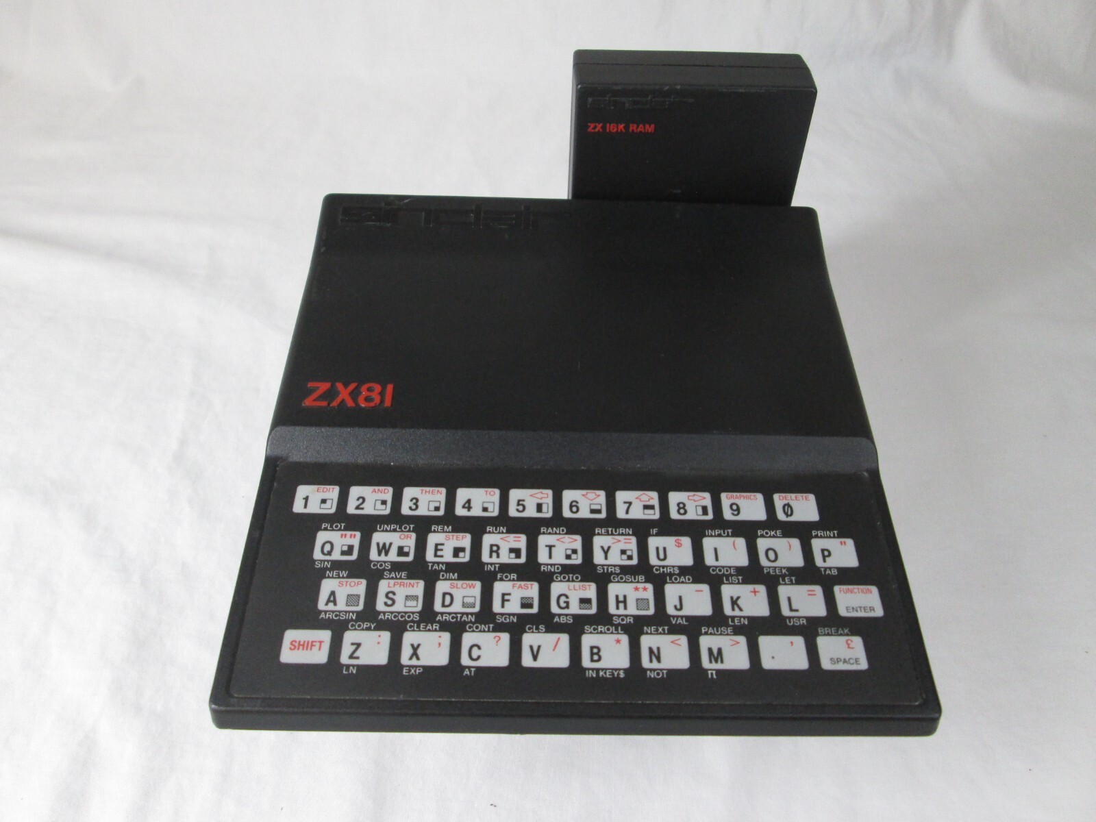VINTAGE SINCLAIR ZX81 PERSONAL COMPUTER (UNTESTED) POSSIBLY PARTS VINTAGE SINCLAIR ZX81 PERSONAL COMPUTER (UNTESTED) POSSIBLY PARTS