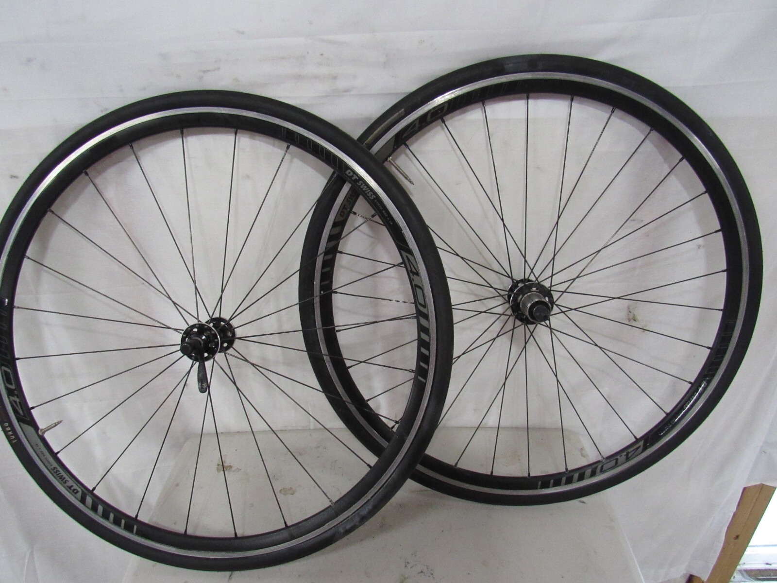 DT Swiss 4.0 Axis 700c Wheelset Shimano 10 Speed w/Tires | eBay DT Swiss 4.0 Axis 700c Wheelset Shimano 10 Speed w/Tires | eBay
