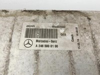 Mercedes W176 A180 12-15 CDI 1,5 80KW Ladeluftkühler Kühler Mercedes W176 A180 12-15 31.10.2013 A2465000100 gebraucht Vorschau 5