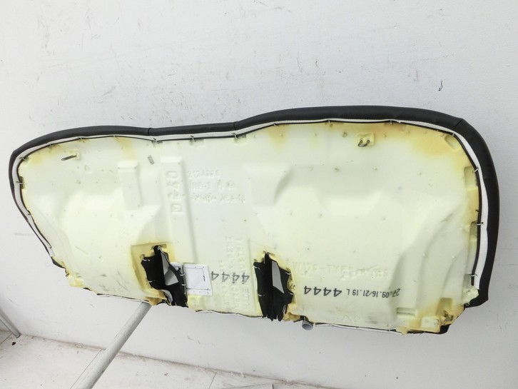 Mercedes W176 A180 15-18 5T Sitzpolster für Rücksitzbank Hinten Mercedes W176 A180 15-18 19.10.2016 2124376 gebraucht Vorschau 3