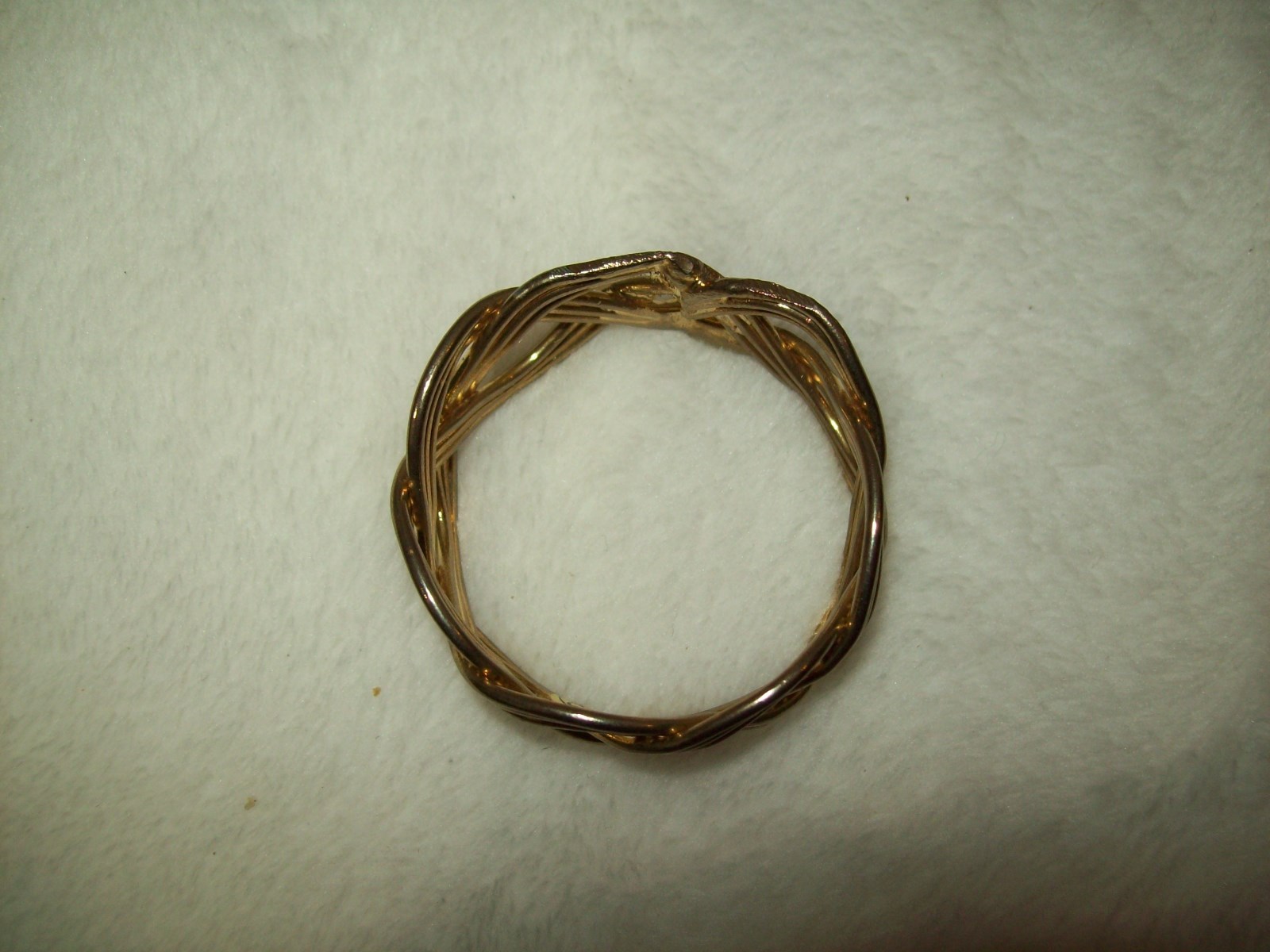 Set of 7 Gold Colored Braided Sturdy Metal Napkin Rings 2