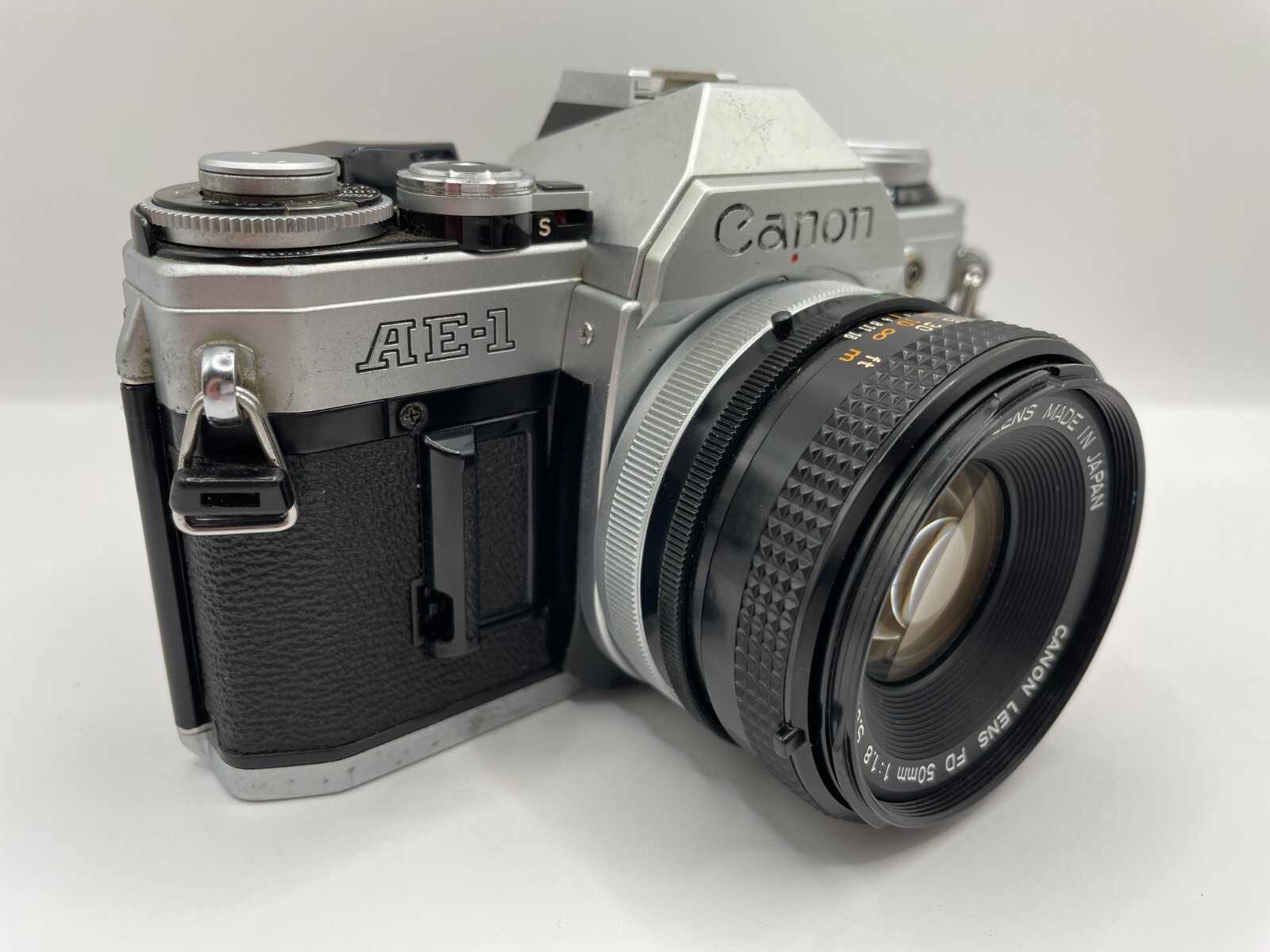 【完動品】Canon AE-1 + NEW FD 50mm F1.8 Canon AE-1 Silver 35mm Film Camera New FD NFD 50mm F1.8 S.C.