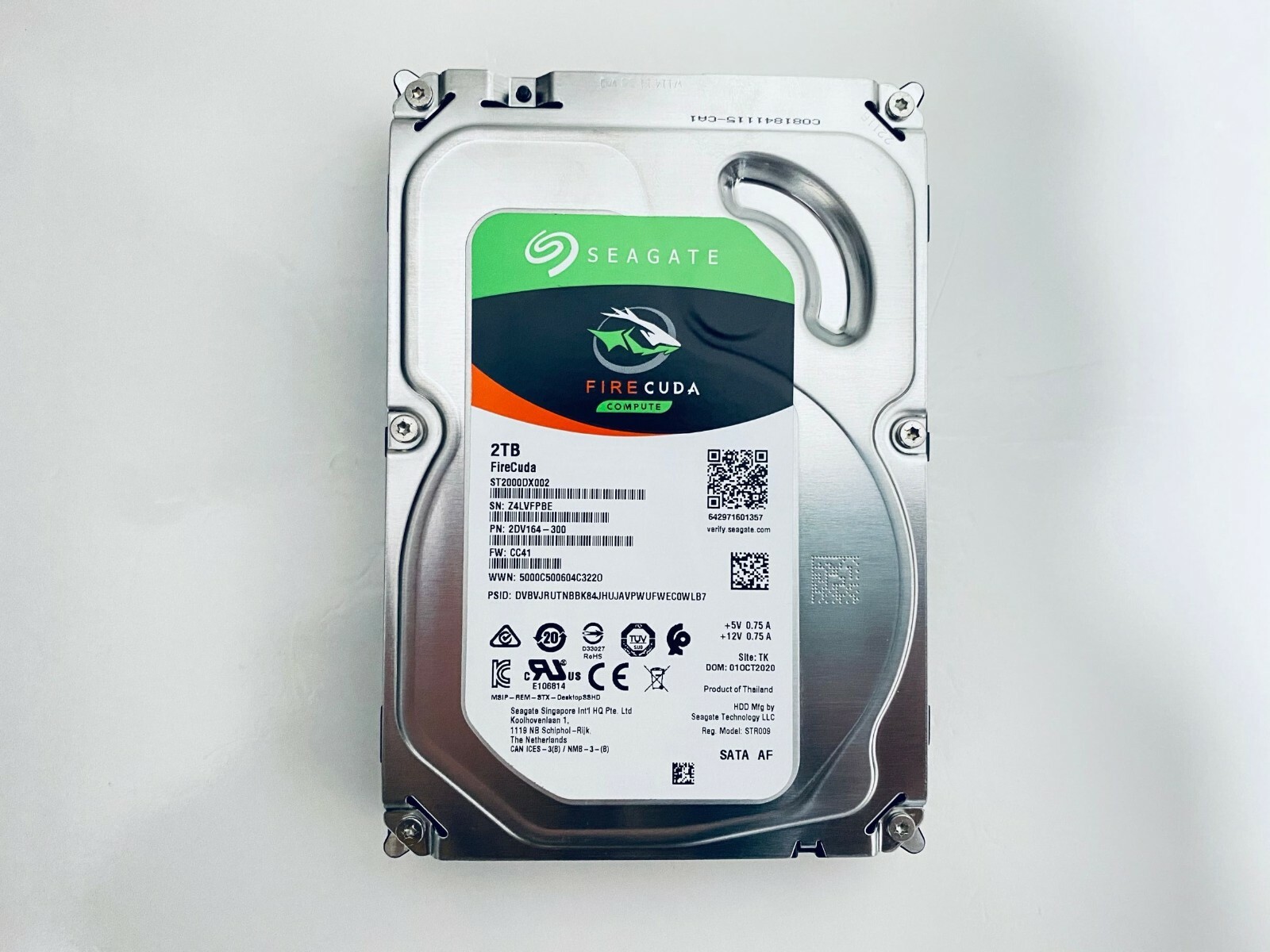 Seagate ST2000DX002（3.5インチ HDD 2TB） Amazon | ST2000DX002 ［FireCuda（2TB SSHD 3.5インチ SATA 6G