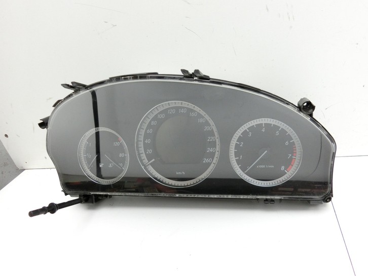 Mercedes S204 C180 09-14 CGI 1,8 115KW Kombiinstrument Tacho Mercedes S204 C180 09-14 01.06.2010 A2049005700... Bild 3