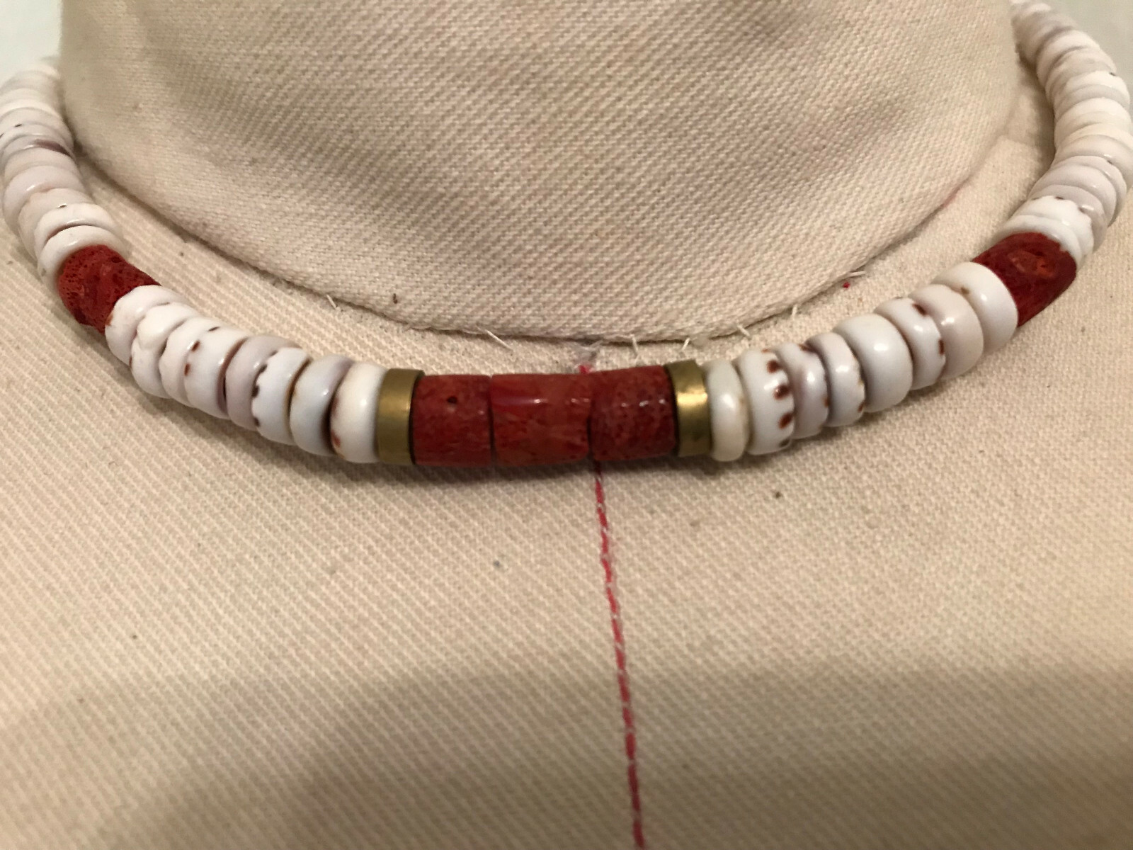 VTG puka shell 16 1/2
