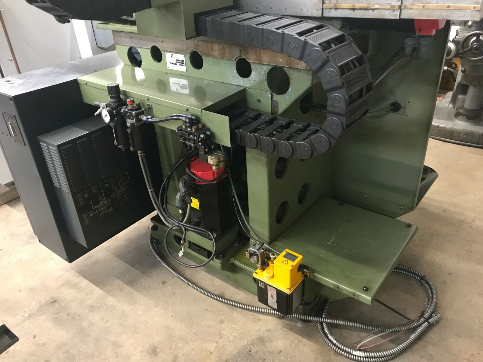 1997 MAKINO KE-55 CNC / CONVENTIONAL 3 AXIS VERTICAL TOOL ROOM MILLING MACHINE