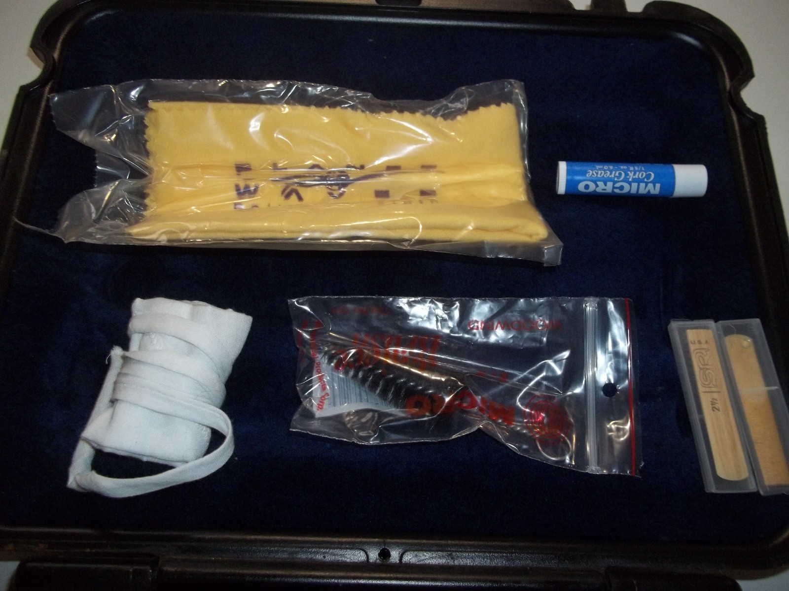 Selmer CL300-Clarinet-Made in USA NEW MINT Condition! w/Accessories! USA