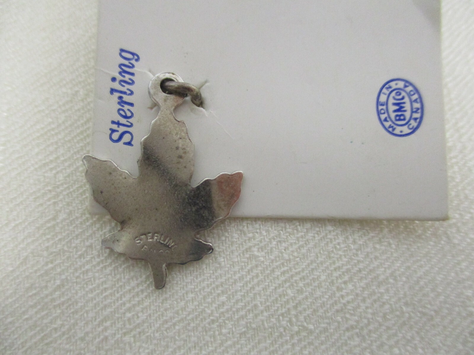 VINTAGE BM CO CANADA STERLING SILVER MAPLE LEAF CHARM ~ MINT ON CARD