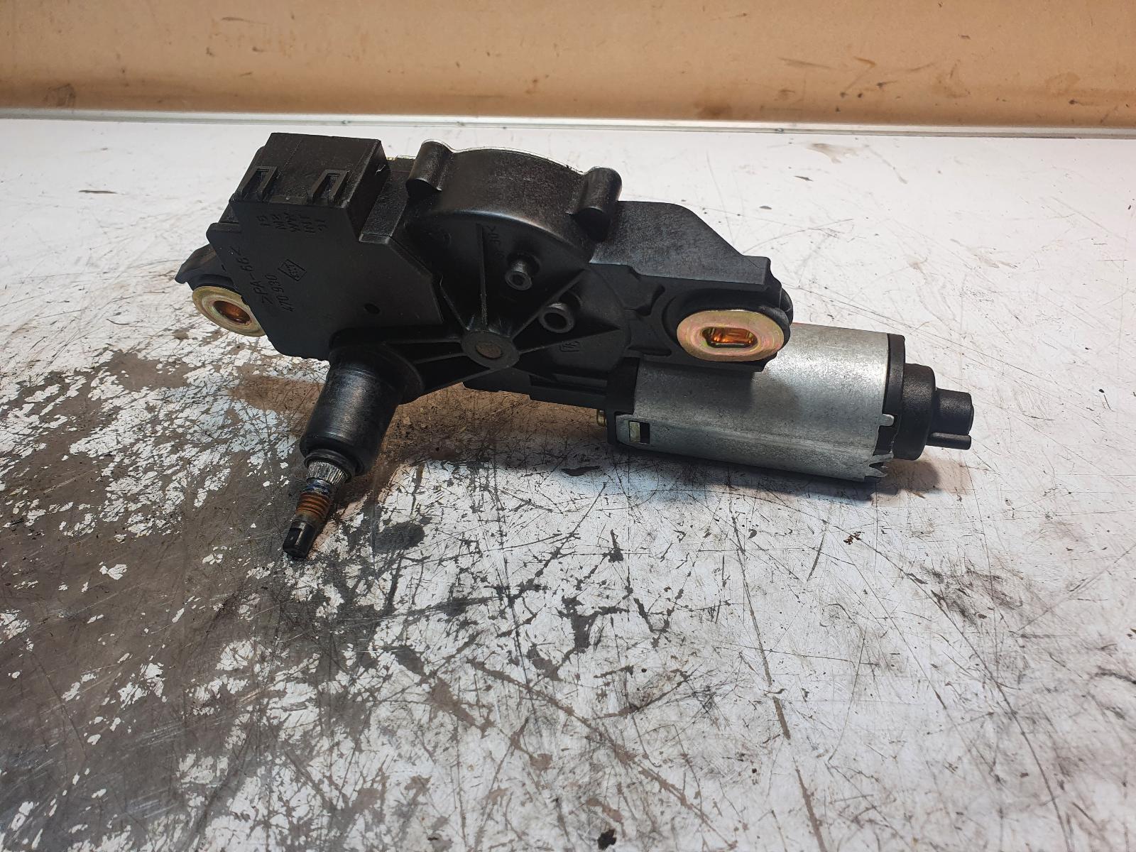 2008 Caddy VW 2K WIPER MOTOR BARN DOOR 12/04-06/15 2K0955712B image 2