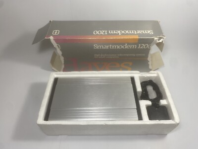 VINTAGE HAYES SMARTMODEM 1200 TELECOMPUTING SYSTEM FOR SMALL COMPUTERS