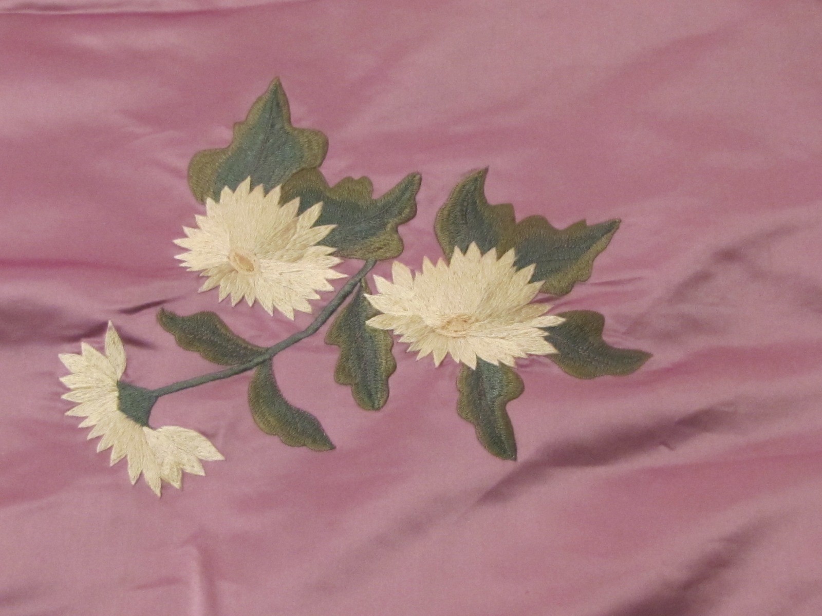 Vintage lavender violet  Satin cloth w heavy white floral embroidery  6yds x 30