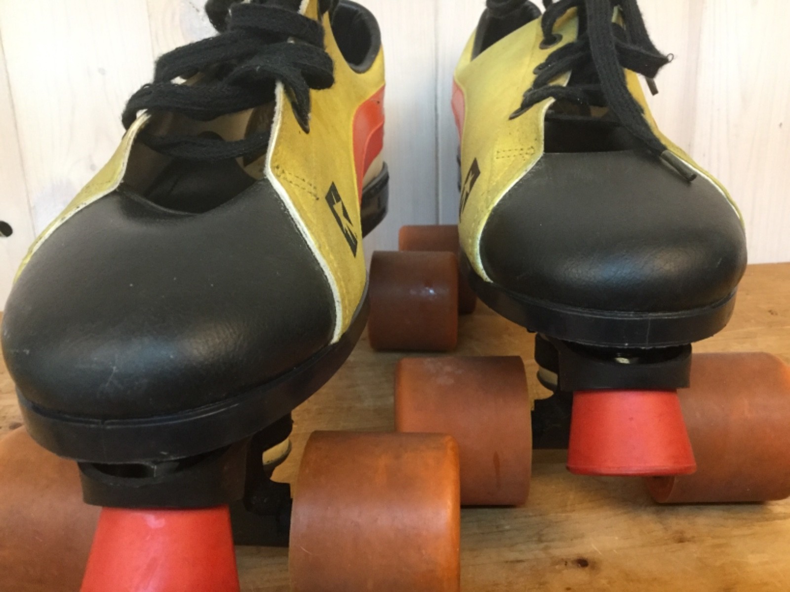 VTG Roller Skates Speed Jogger Disco Roller Derby Retro Stripes 70’s Sz 11 USA