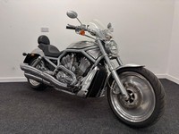 HARLEY DAVIDSON V-ROD ** 12 MONTHS MOT - SCREAMIN EAGLE EXHAUST - SISSY BAR **