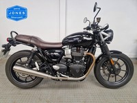 TRIUMPH BONNEVILLE 900 SPEED TWIN - 2018 / 18 ONLY 5000 MILES - BLACK