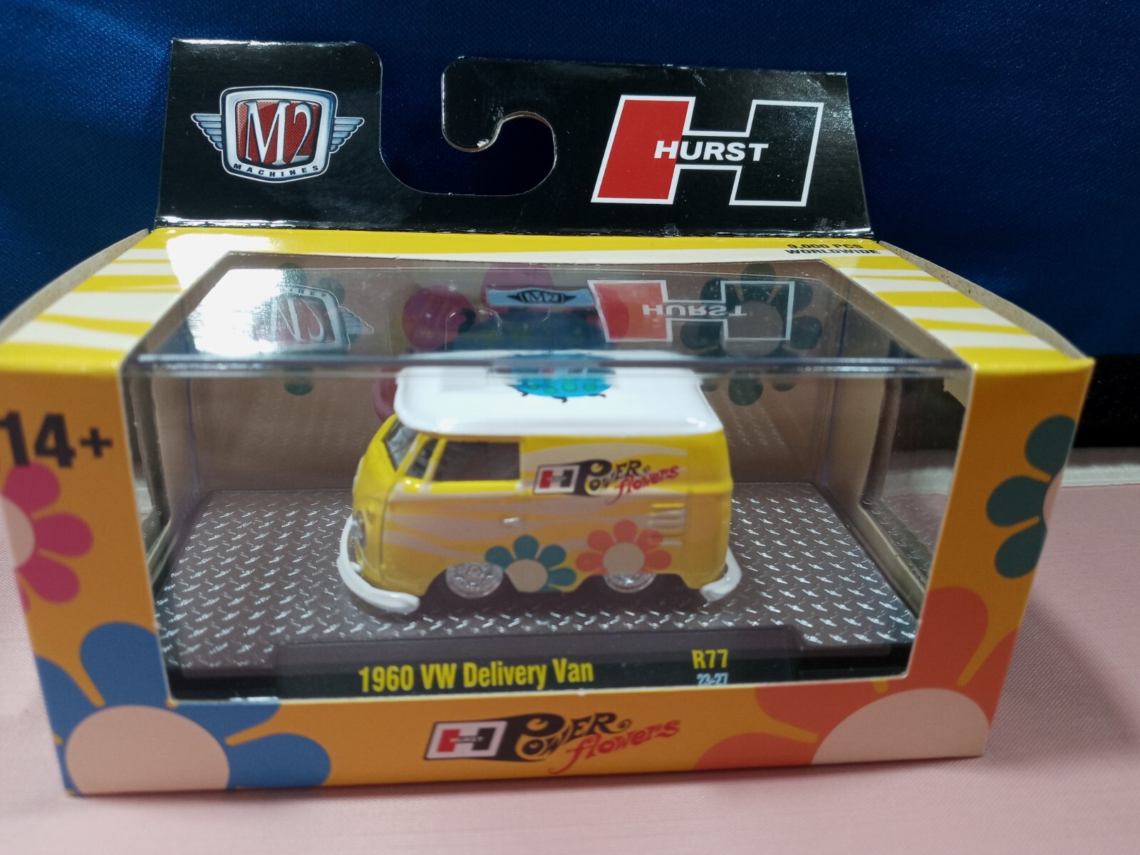 ミニカー 1960 VW Delivery Van Hall of Honor M2 1960-VW-Delivery-Bus-4x4-1.jpg