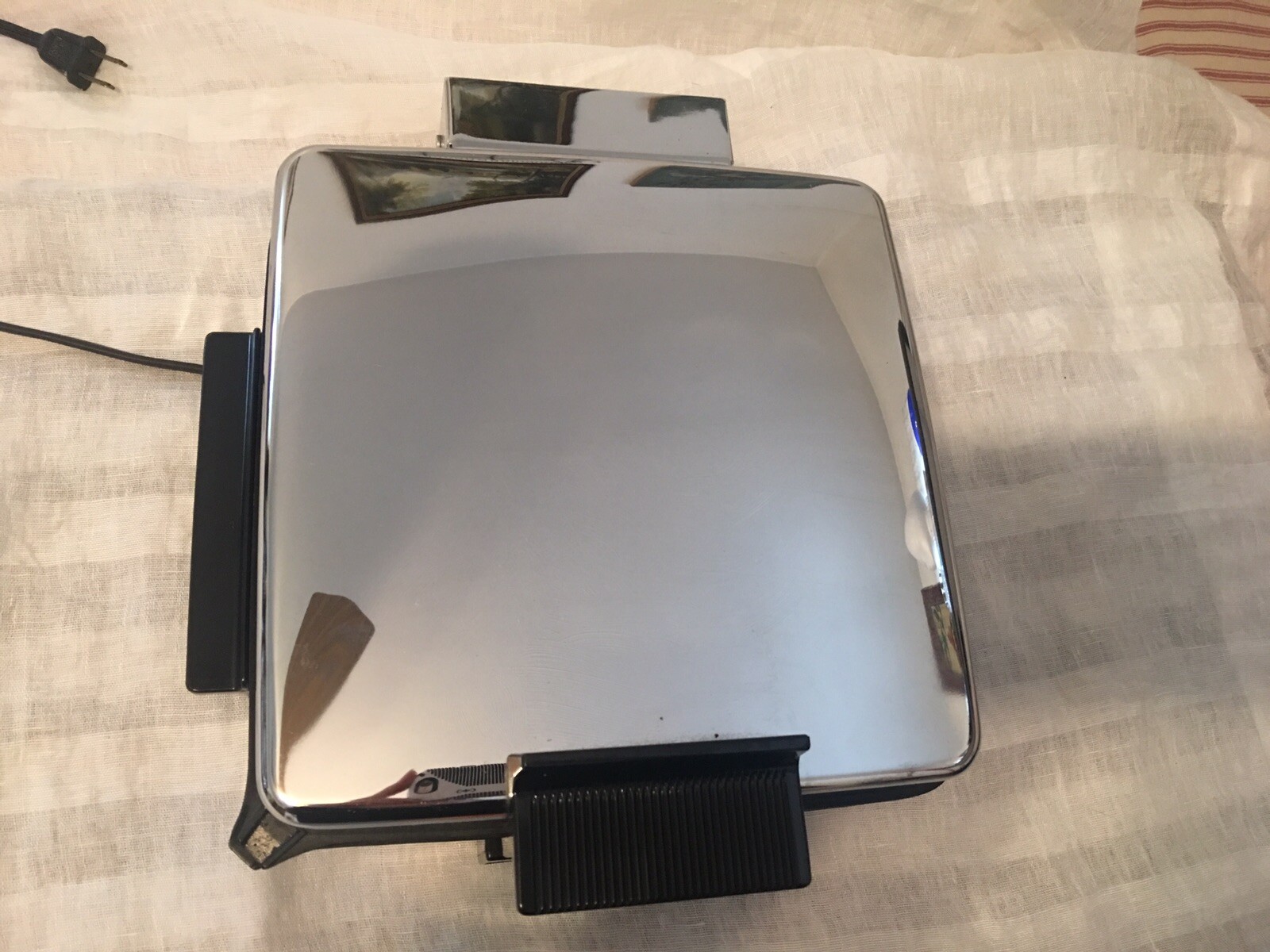 BLACK+DECKER 3-in-1 Waffle Maker with Nonstick Reversible Plates Chrome & Black