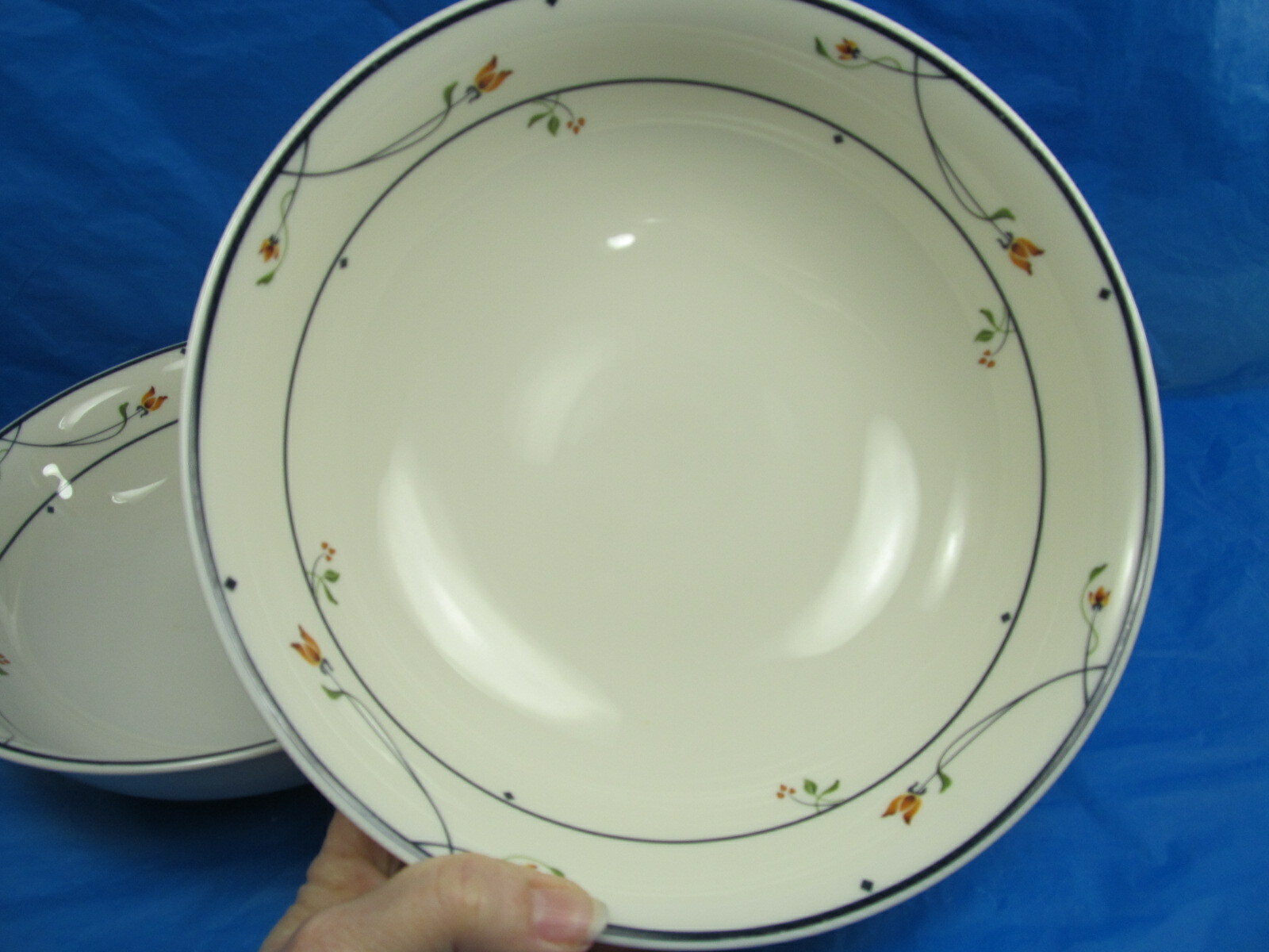 2 Gorham Ariana Round Vegetable Bowls 8