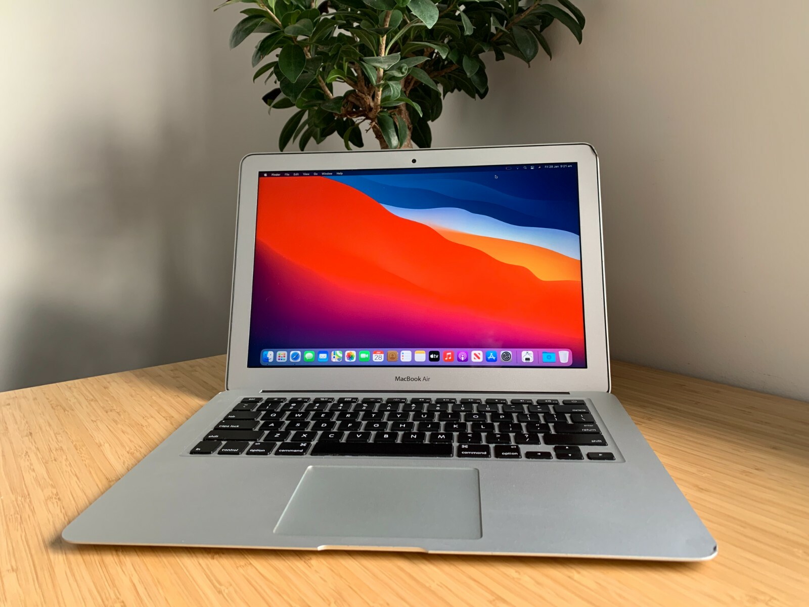 Apple MacBook Air (11-inch, Early 2015)(美品】MacBook Air Apple MacBook Air (11-inch, Early 2015)(美品】MacBook Air