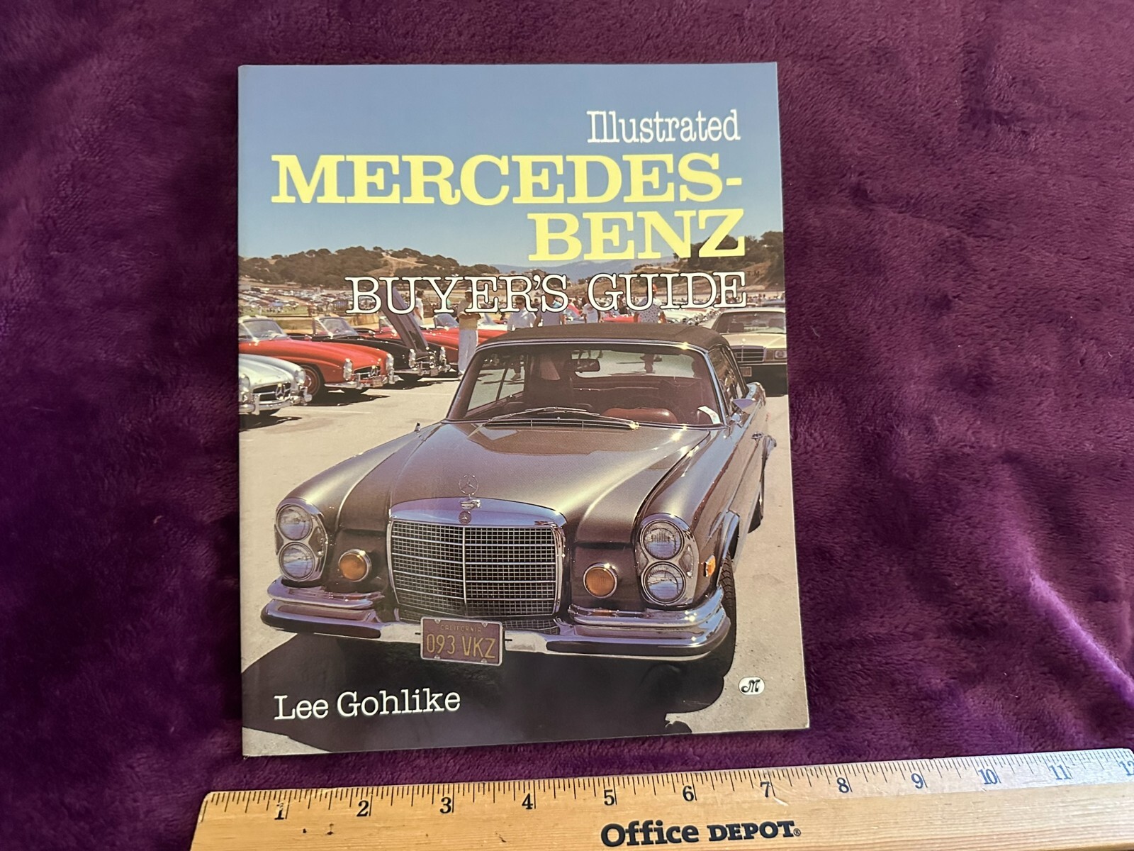 【洋書】Mercedes-Benz Buyer's Guide Illustrated Mercedes-Benz Buyer's Guide (Illustrated Buyer's