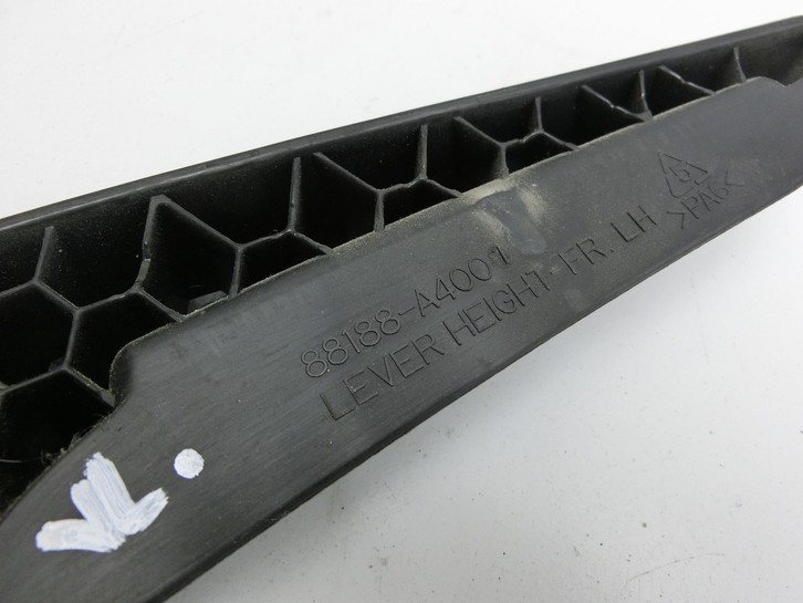 KIA Carens RP IV 13-19 Griff Sitz Höchenverstellung Haltegriff Links Vorne KIA Carens RP IV 13-19 29.08.2014... Vorschau 5