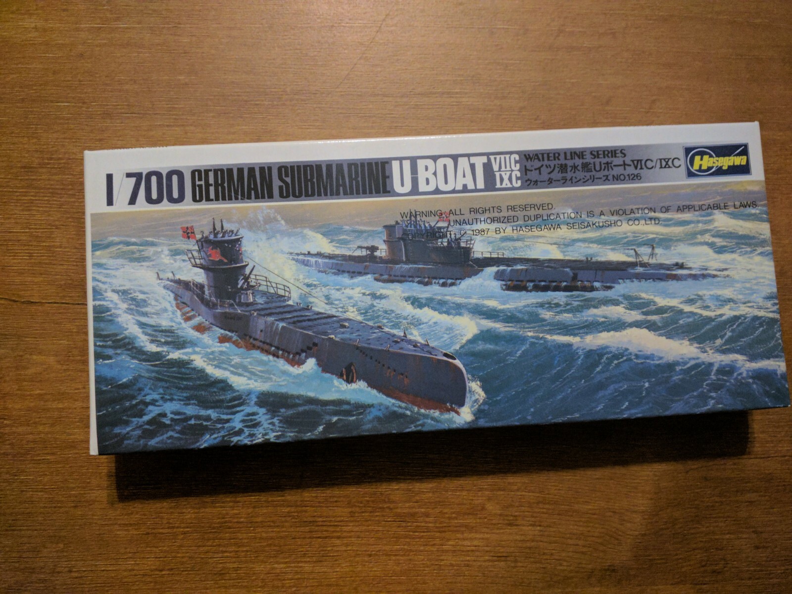 GERMAN SUBMARINE U-BOAT VIIC IXC Model Kit No.126 (1987