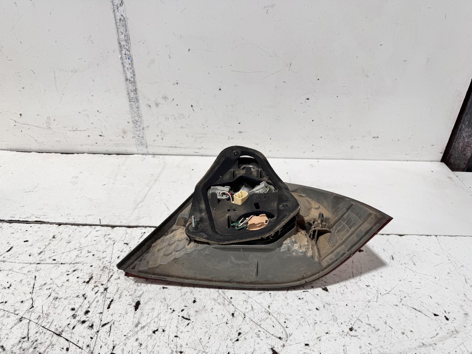 Toyota Corolla Left Tail Light ZZE122 04/2004-06/2007 - thumbnail 4