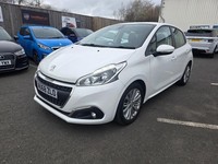 2018 Peugeot 208 1.2 PureTech 82 Signature 5dr [Start Stop] HATCHBACK Petrol Man