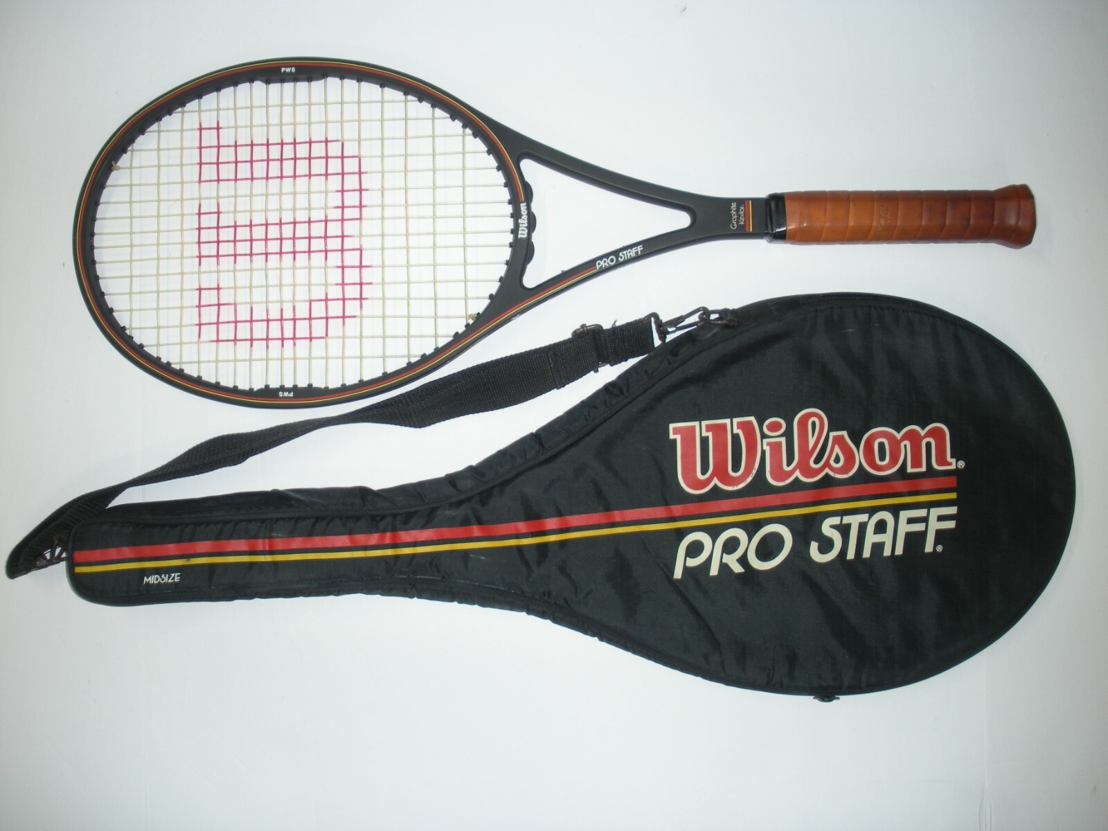 WILSON PRO STAFF 6.0 MIDSIZE 85 TENNIS RACQUET 4 5/8 ST WILSON PRO STAFF 6.0 MIDSIZE 85 TENNIS RACQUET 4 5/8 ST